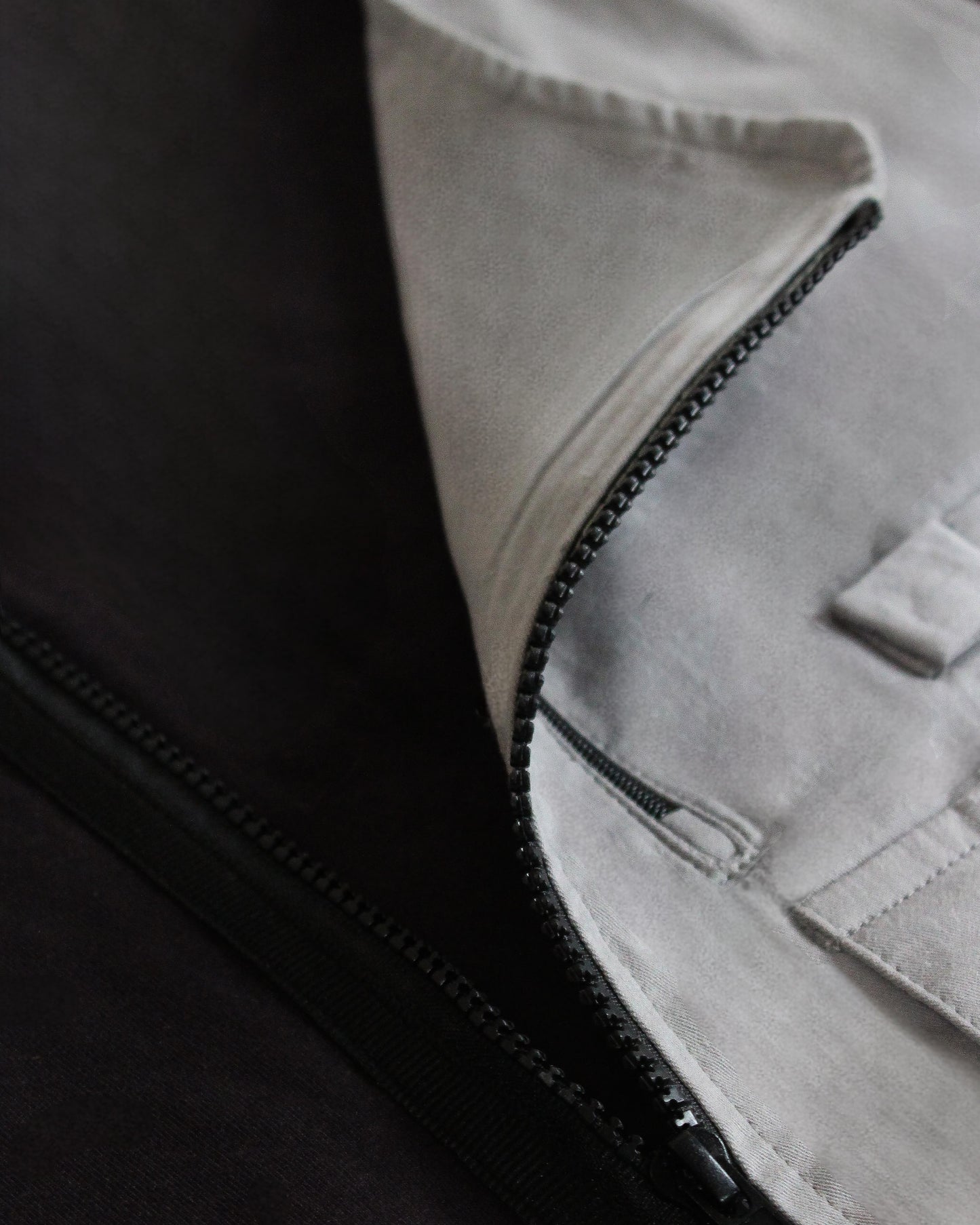 Black cargo T-shirt | Removeable vest